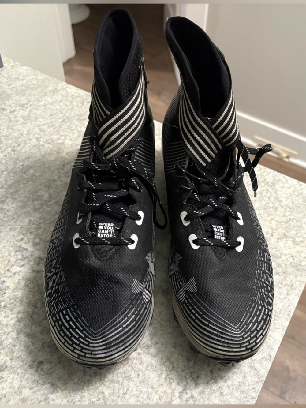 Men’s football cleats - Picture 2 of 3